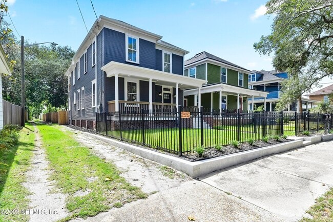 34 E 4th St in Jacksonville, FL - Building Photo - Building Photo