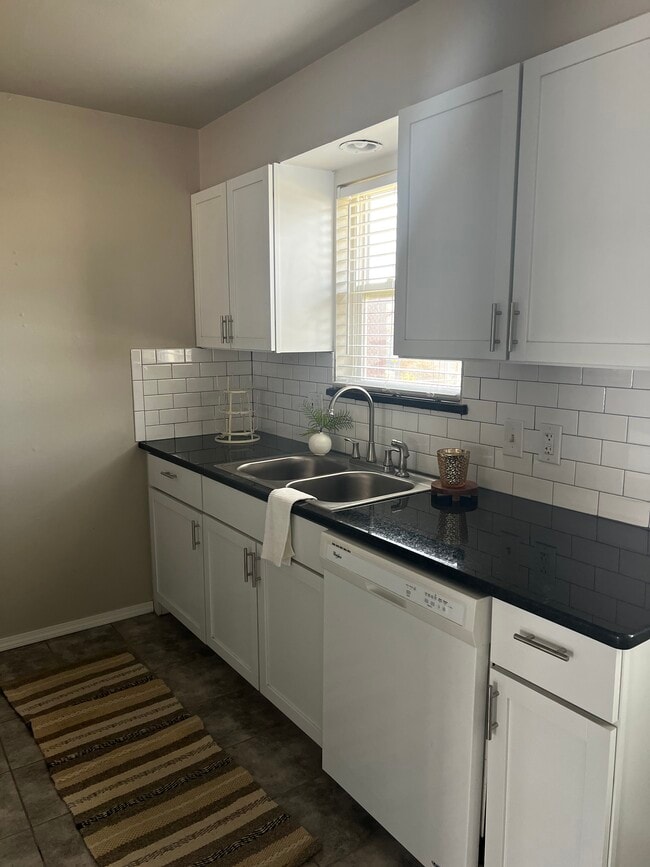 43 Shirley Ln in Edmond, OK - Building Photo - Building Photo