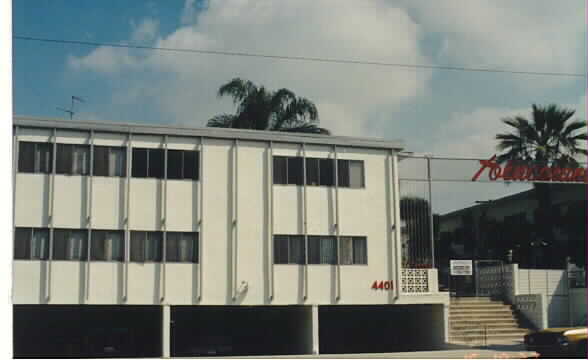 4401 W Verdugo Ave in Burbank, CA - Foto de edificio - Building Photo