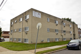 Carol Manor in Philadelphia, PA - Building Photo - Building Photo