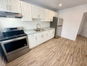 112 Hawthorne Ave, Unit 112 in Derby, CT - Building Photo - Building Photo