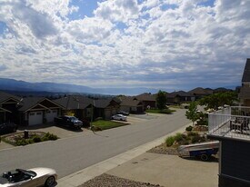 1384 Feedham Ave in Kelowna, BC - Building Photo