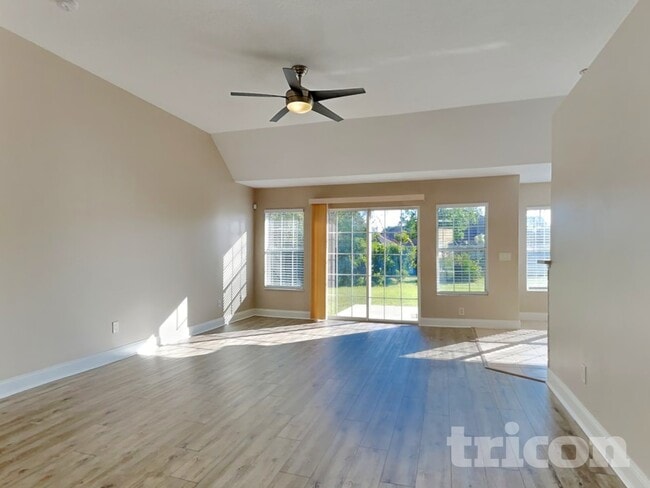 55 Russo Dr in Palm Coast, FL - Foto de edificio - Building Photo