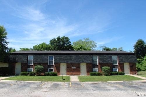 property at 715 White Oak Dr