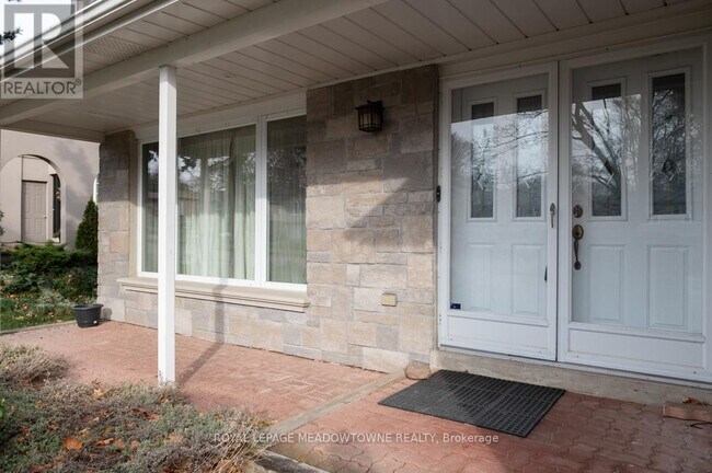 1435 Petrie Way in Mississauga, ON - Building Photo - Building Photo