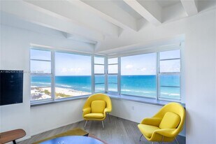 5255 Collins Ave, Unit 12F in Miami Beach, FL - Building Photo