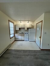 49 Ledyard Ave in Groton, CT - Building Photo - Building Photo