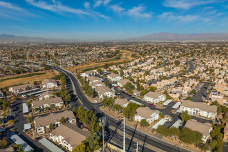 Terrasanta Condominiums in Las Vegas, NV - Building Photo - Building Photo