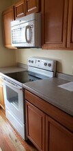 915 W 5th St, Unit Apt 1 in Winona, MN - Building Photo - Building Photo