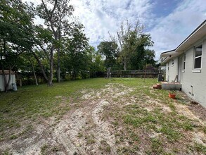 2711 Red Oak Dr in Jacksonville, FL - Building Photo - Building Photo