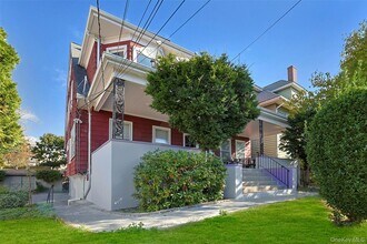 21 Lake Ave in Yonkers, NY - Building Photo - Building Photo
