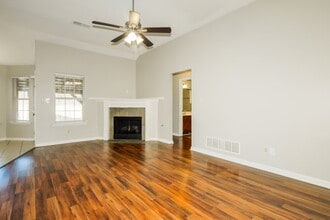 7631 Tally Ho Dr E in Olive Branch, MS - Building Photo - Building Photo