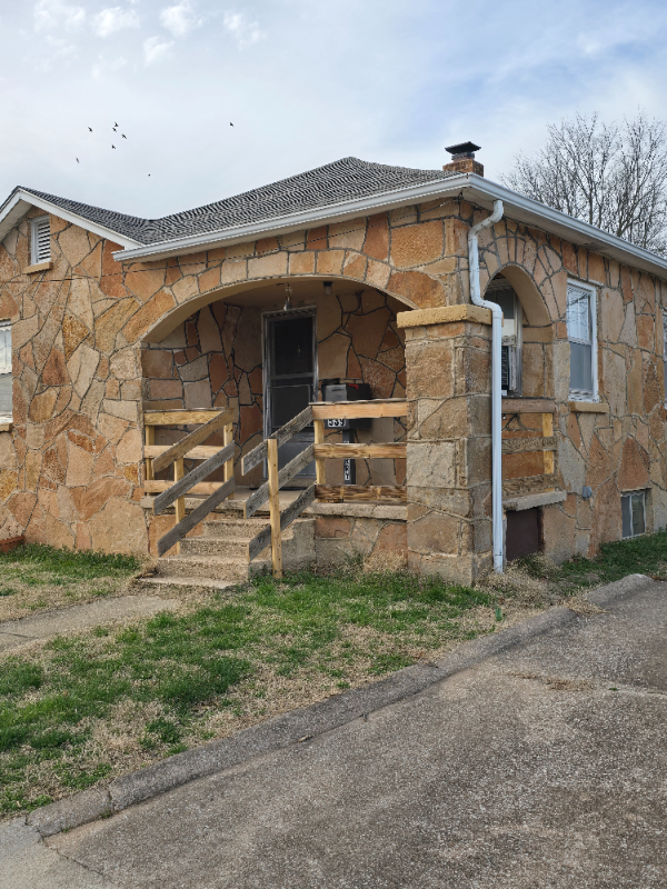 539 Curry St in Lebanon, MO - Foto de edificio - Building Photo
