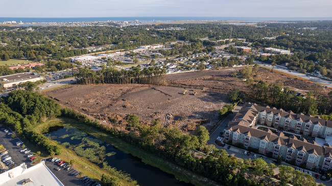 Center Point Apartments in Wilmington, NC - Building Photo - Building Photo