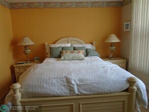 3165 NE 48th Ct in Lighthouse Point, FL - Building Photo - Building Photo