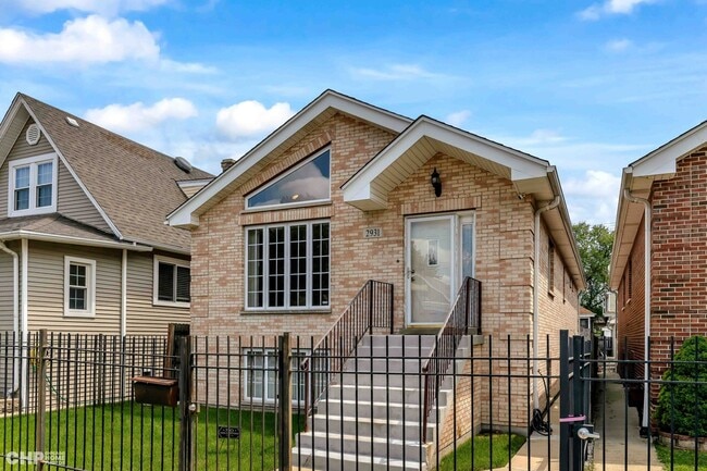 property at 2931 N Rutherford Ave