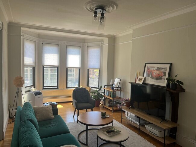19 Cortes St in Boston, MA - Building Photo - Building Photo