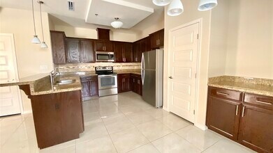 1213 E Camellia Ave, Unit C in McAllen, TX - Building Photo - Building Photo