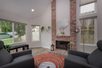 1426 Westwood Pl-Unit -1426 Westwood.1345092 in Oceanside, CA - Foto de edificio - Building Photo