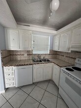6550 Royal Palm Blvd in Margate, FL - Building Photo - Building Photo
