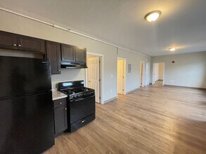 463 Beech St in Manchester, NH - Building Photo - Building Photo