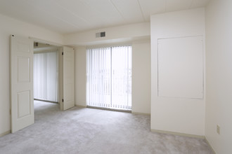 Bower Hill Apartments in Mt. Lebanon, PA - Building Photo - Interior Photo