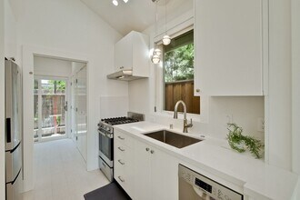 705 Lincoln Ave in Palo Alto, CA - Building Photo - Building Photo