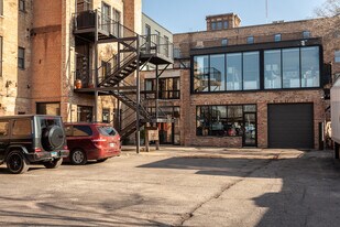 2425 W 14th St in Chicago, IL - Building Photo