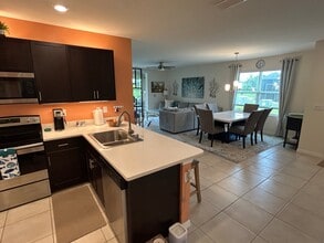 25208 E Lenox Cir in Punta Gorda, FL - Foto de edificio - Building Photo