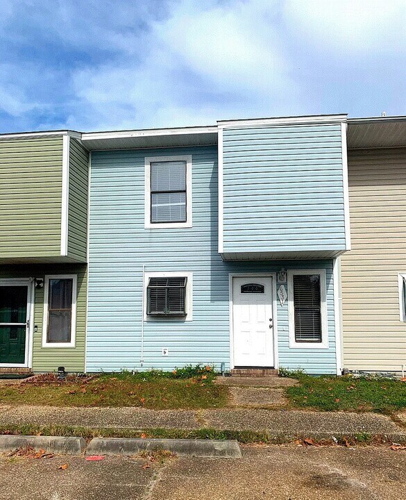 6531 Pridgen St in Panama City, FL - Building Photo