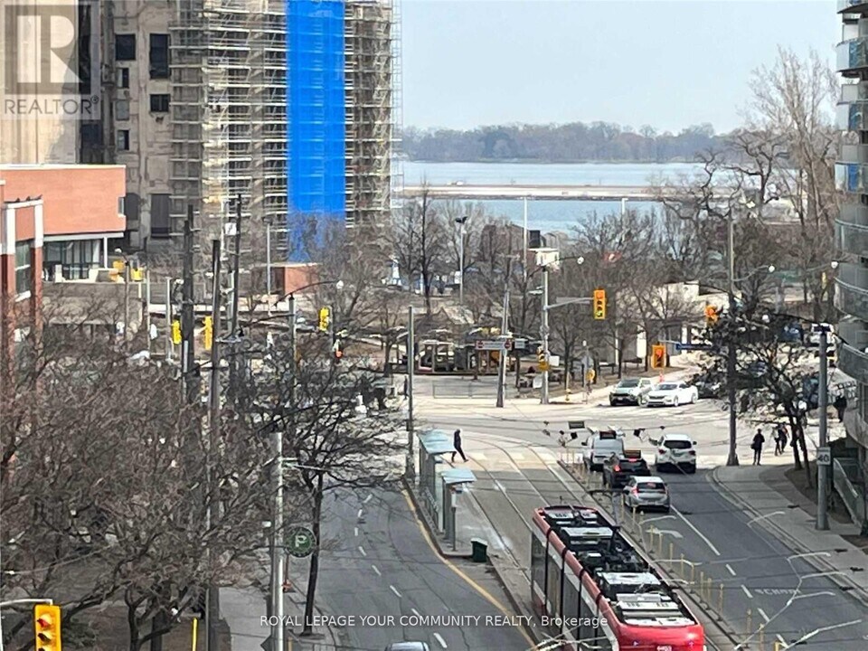 600-600 Fleet St in Toronto, ON - Building Photo