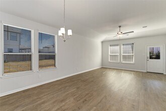 25587 Blossom Ct in Montgomery, TX - Building Photo - Building Photo