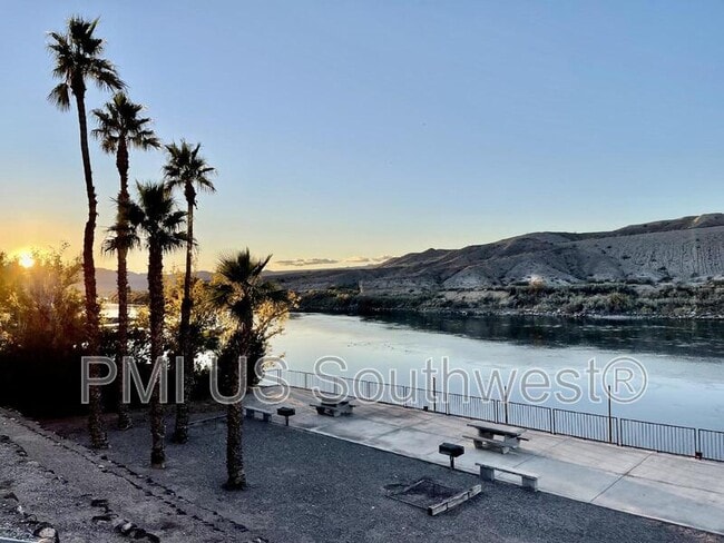 1611 AZ-95 in Bullhead City, AZ - Foto de edificio - Building Photo