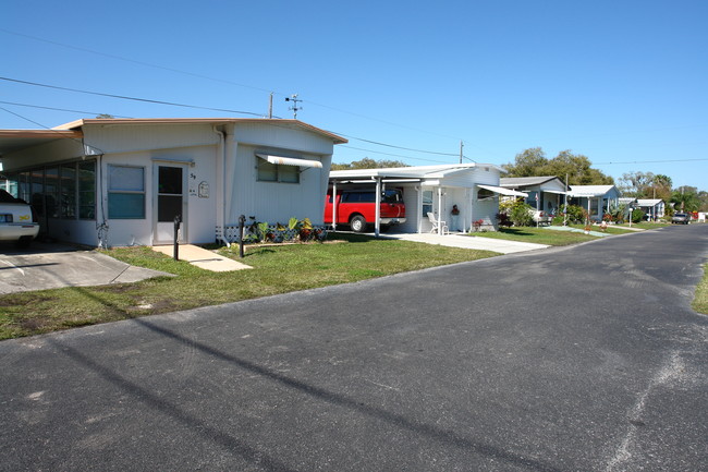 Pelican Pier Mobile Park in Ellenton, FL - Building Photo - Building Photo