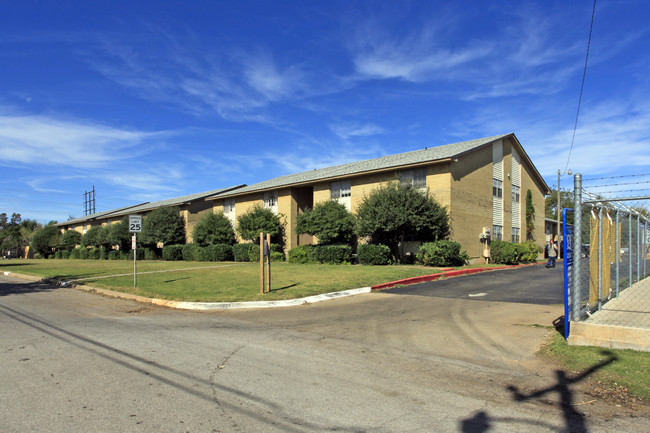 Trinity Place Apartments in Del City, OK - Building Photo - Building Photo