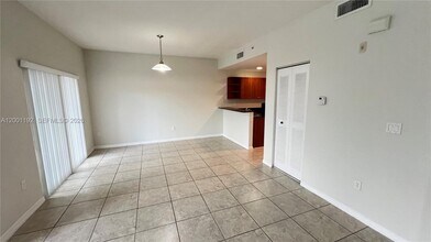 10885 NW 89th Terrace in Doral, FL - Building Photo - Building Photo
