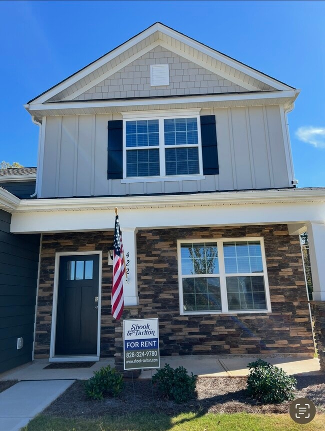 422 Janie Cir in Hickory, NC - Building Photo - Building Photo