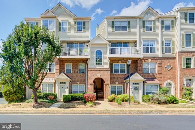 property at 1919 Kenwood Ave
