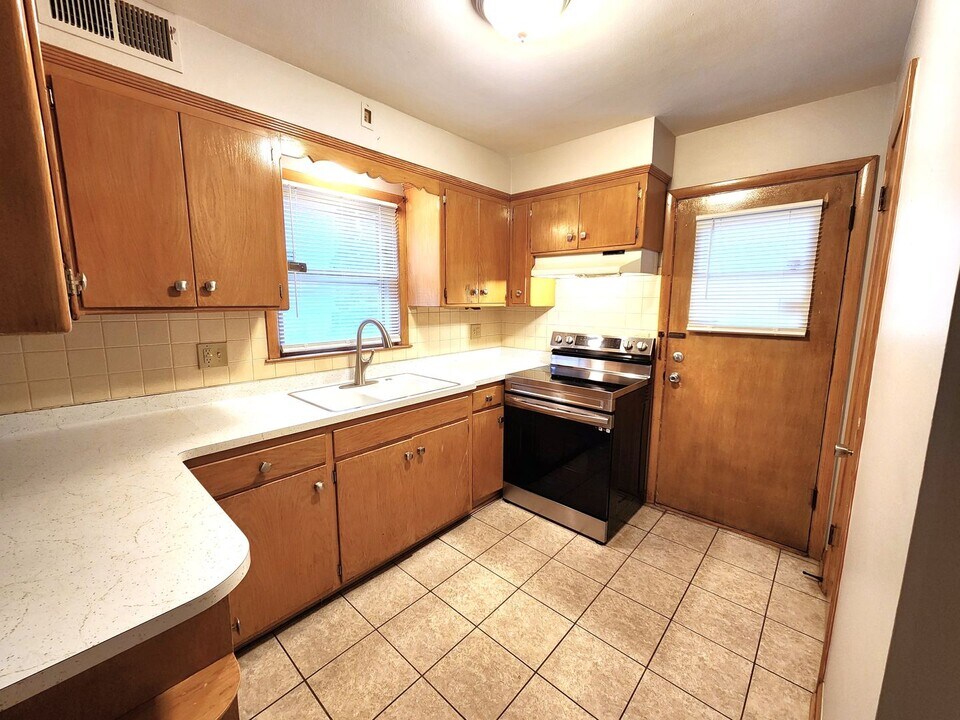 4520 N 84th St in Milwaukee, WI - Building Photo