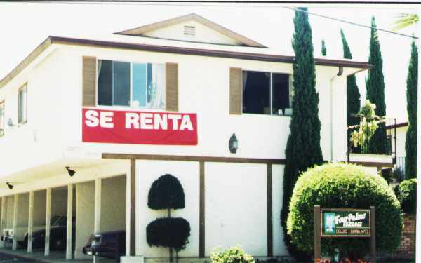 Four Palms Terrace in Vista, CA - Building Photo - Building Photo