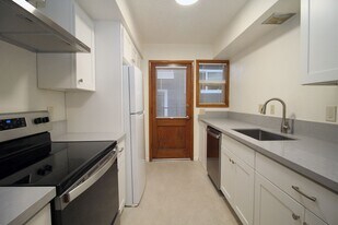 3200-3236 SW Marigold St, Unit 3210 in Portland, OR - Building Photo
