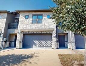 2941 Papa Bear Dr, Unit 18 in College Station, TX - Building Photo - Building Photo