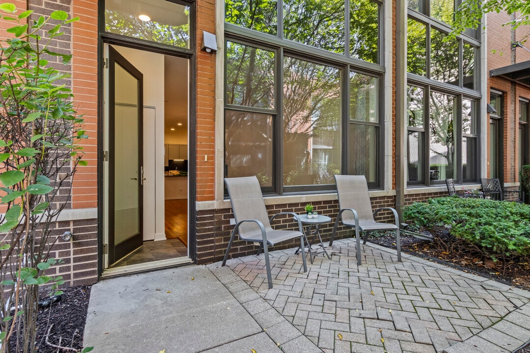 954 N Crosby St in Chicago, IL - Foto de edificio