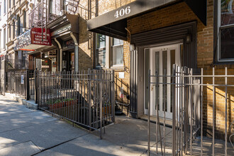 406 W 46th St in New York, NY - Building Photo - Building Photo