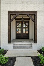 1068 Moores Mill Rd NW in Atlanta, GA - Foto de edificio - Building Photo