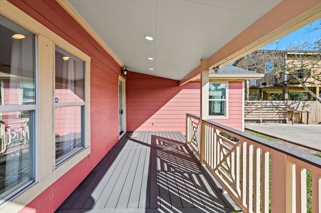 property at 5522 Avenue O 1/2