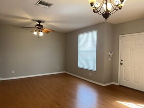 3447 Santa Rita Ln in Land O Lakes, FL - Foto de edificio - Building Photo