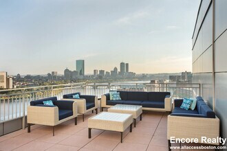 1 Leighton St in Cambridge, MA - Foto de edificio - Building Photo