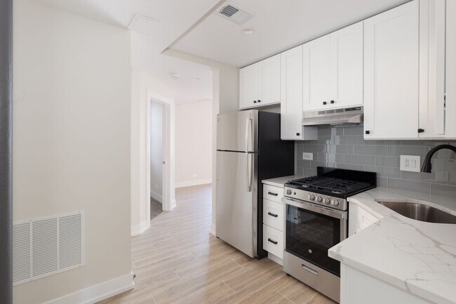 5208 Leavitt N St, Unit G in Chicago, IL - Building Photo - Building Photo