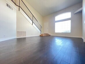 7725 W Allano Way in Las Vegas, NV - Building Photo - Building Photo